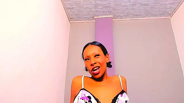 Chat +18 de monserrath_bitch_naughty ao vivo