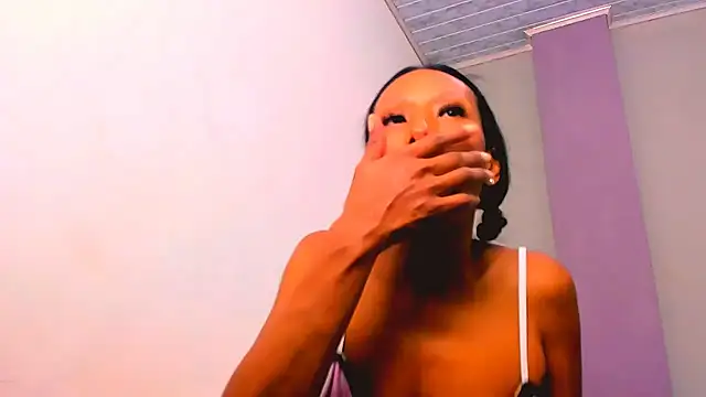 Živý XXX chat monserrath_bitch_naughty