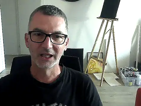 SilkenQuip Show in webcam
