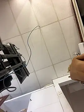 Eva_Feller69 Adlı Modelin Canlı XXX Sohbeti