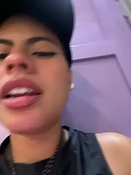 Eva_Feller69 Adlı Modelin Canlı XXX Sohbeti
