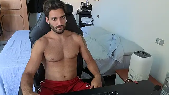 Al3xox02: διαδικτυακό σόου στην κάμερα