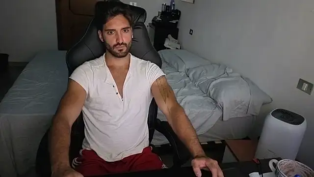 Al3xox02 Show in webcam