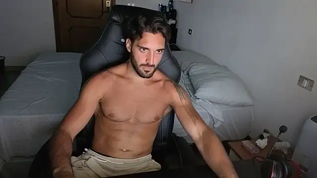 Al3xox02 webkamerás műsora
