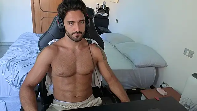 Al3xox02 Show in webcam