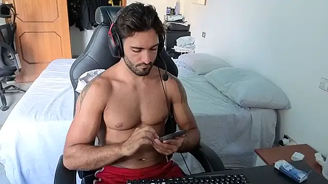Al3xox02 Show in webcam