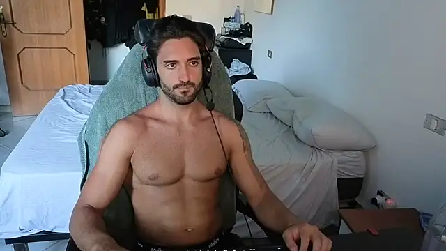Al3xox02 Show in webcam