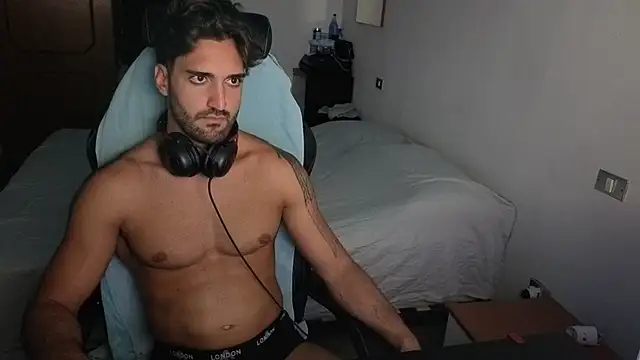 XXX chat uživo modela Al3xox02