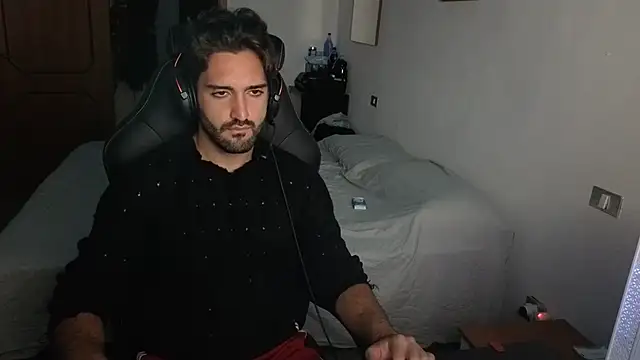 Al3xox02 webkamerás műsora