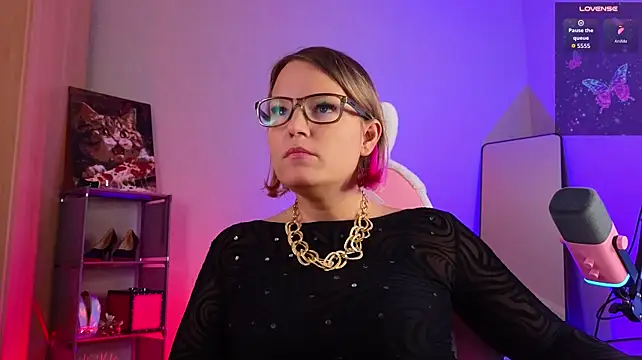Lady_Shine Show in webcam