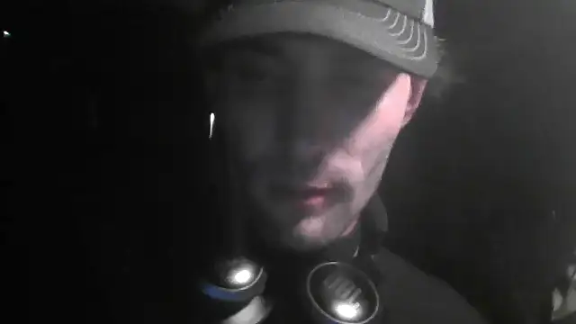 הופעת וובקאם של hitmehardns