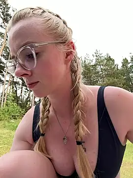 LinaLeana Pertunjukan Webcam