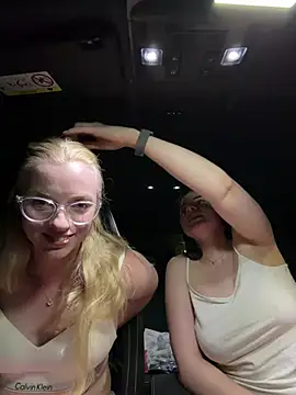 LinaLeana Show Webcam