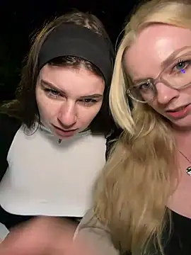 LinaLeana Show in webcam