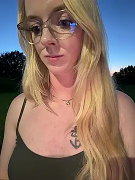 LinaLeana Pertunjukan Webcam