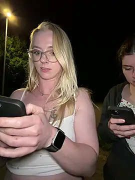Pokazy przed kamerką – LinaLeana