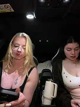 LinaLeana Show in webcam