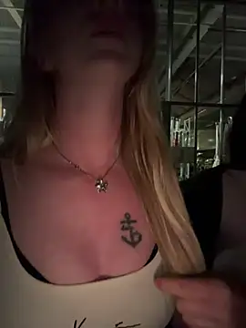 LinaLeana webkamerás műsora