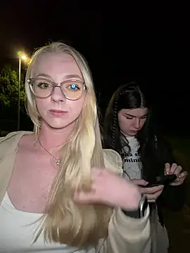 LinaLeanan Webbikameraesitys