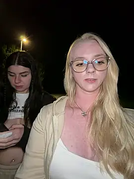 LinaLeanan Webbikameraesitys