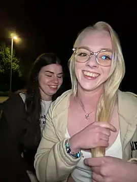 Pokazy przed kamerką – LinaLeana
