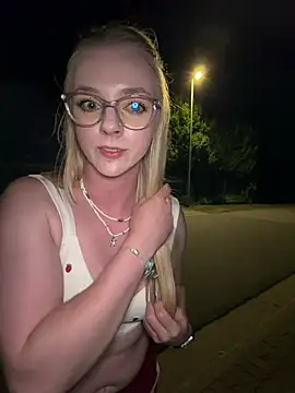LinaLeana Pertunjukan Webcam