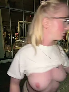 LinaLeana webkamerás műsora