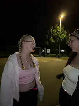 LinaLeanan Webbikameraesitys