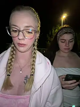 Pokazy przed kamerką – LinaLeana