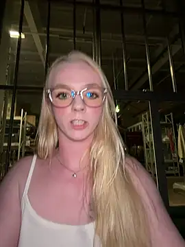 LinaLeanan Webbikameraesitys