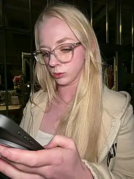 LinaLeanan Webbikameraesitys