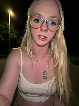 LinaLeana লাইভ XXX চ্যাট