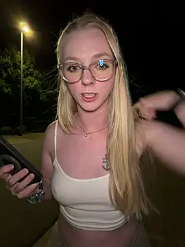 Show modela LinaLeana na web-kameri