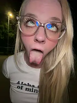 Show modela LinaLeana na web-kameri
