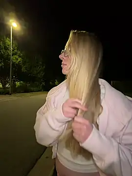 LinaLeanan Webbikameraesitys