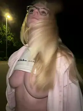 LinaLeanan Webbikameraesitys