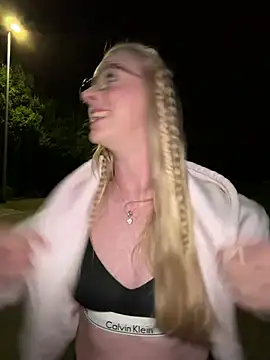 Show modela LinaLeana na web-kameri