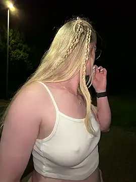LinaLeanan Webbikameraesitys