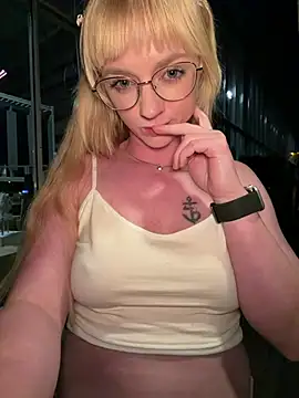 LinaLeanaのライブXXXチャット