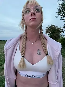 عرض كام LinaLeana