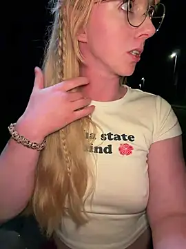 Pokazy przed kamerką – LinaLeana