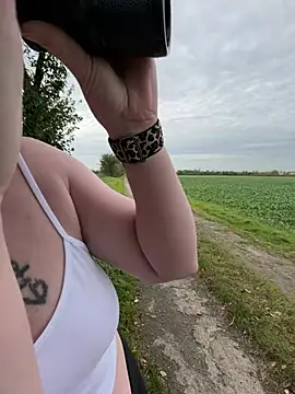 LinaLeanan Webbikameraesitys