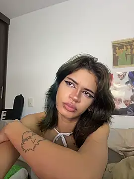 sukulaurens Adlı Modelin Canlı XXX Sohbeti