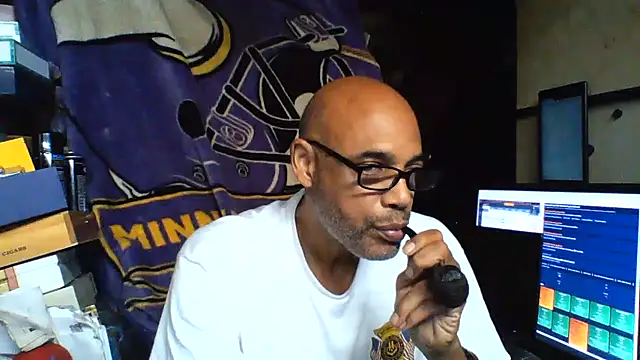 A_CIGAR_MAN Webcam-Show