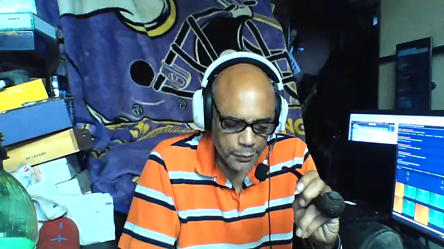 A_CIGAR_MAN webkamerás műsora