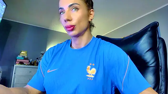 הופעת וובקאם של Alesyamuscledoll@xh