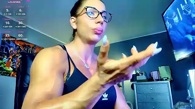 Alesyamuscledoll@xh Webcam show