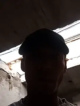 8uno Show in webcam