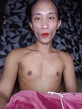 PeachyLuxe Show in webcam