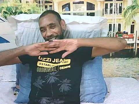 הופעת וובקאם של IndianMagicMike